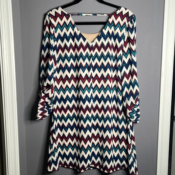 Speechless Green and Red Zigzag Print Roll Tab Sleeve Dress Size Medium - Picture 5 of 10